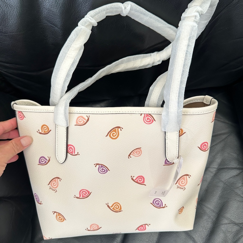 Coach New Stylish Cream Snail Pattern Tote Bag